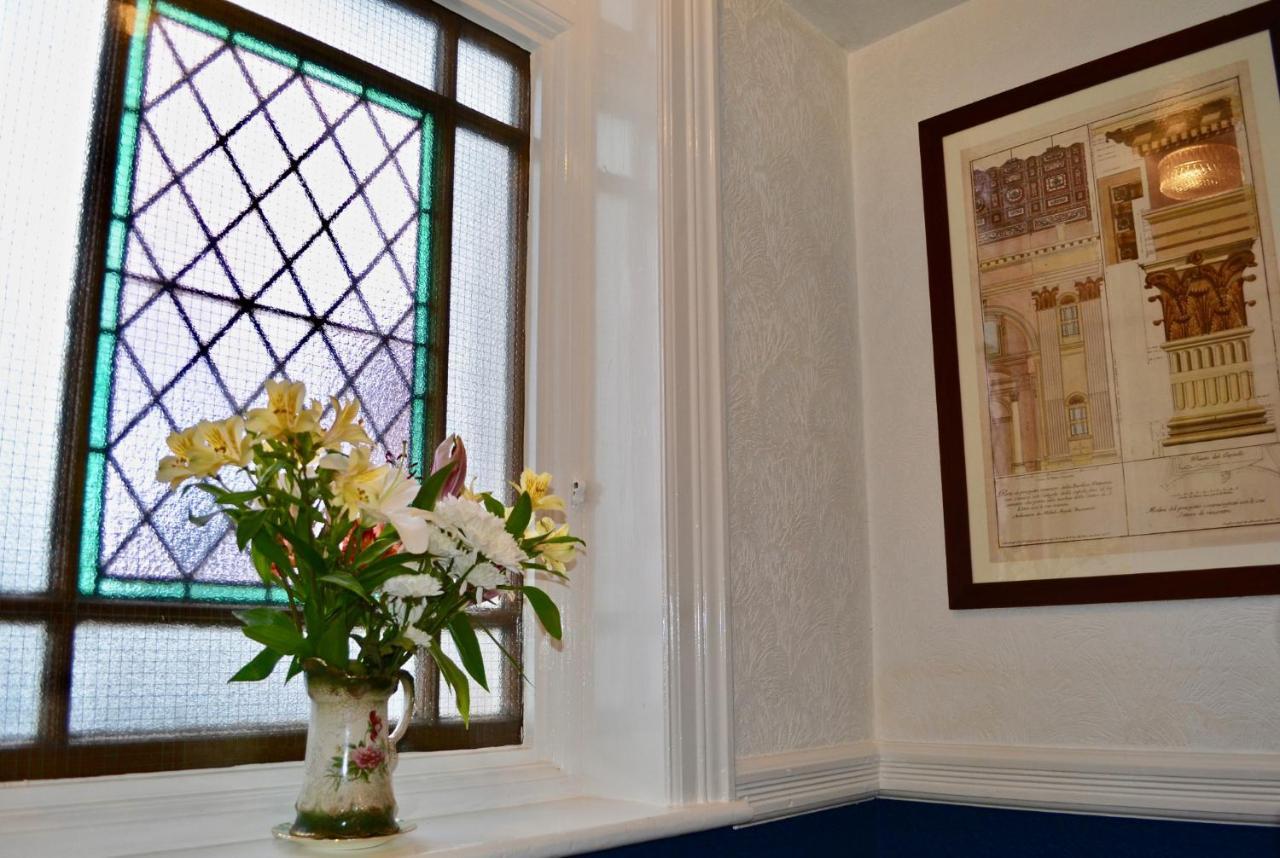 St George'S Guest House York Buitenkant foto